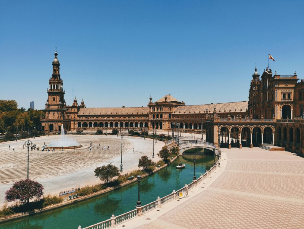 Cidades Europeias para Visitar em 3 Dias: 3 Destinos de Charme com Curadoria Exclusiva sevilha